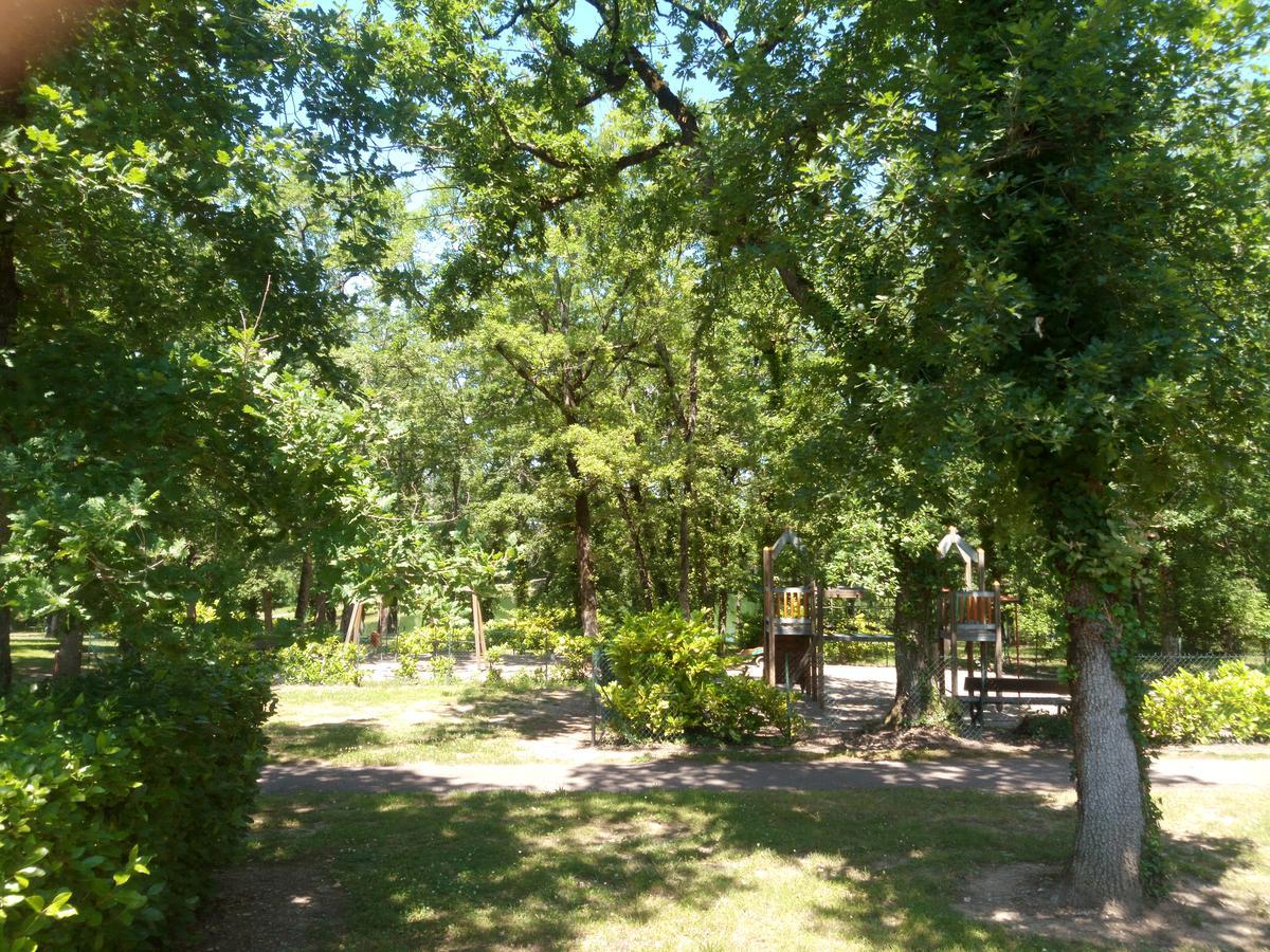 Résidence Lac Mondésir Monflanquin Esterno foto